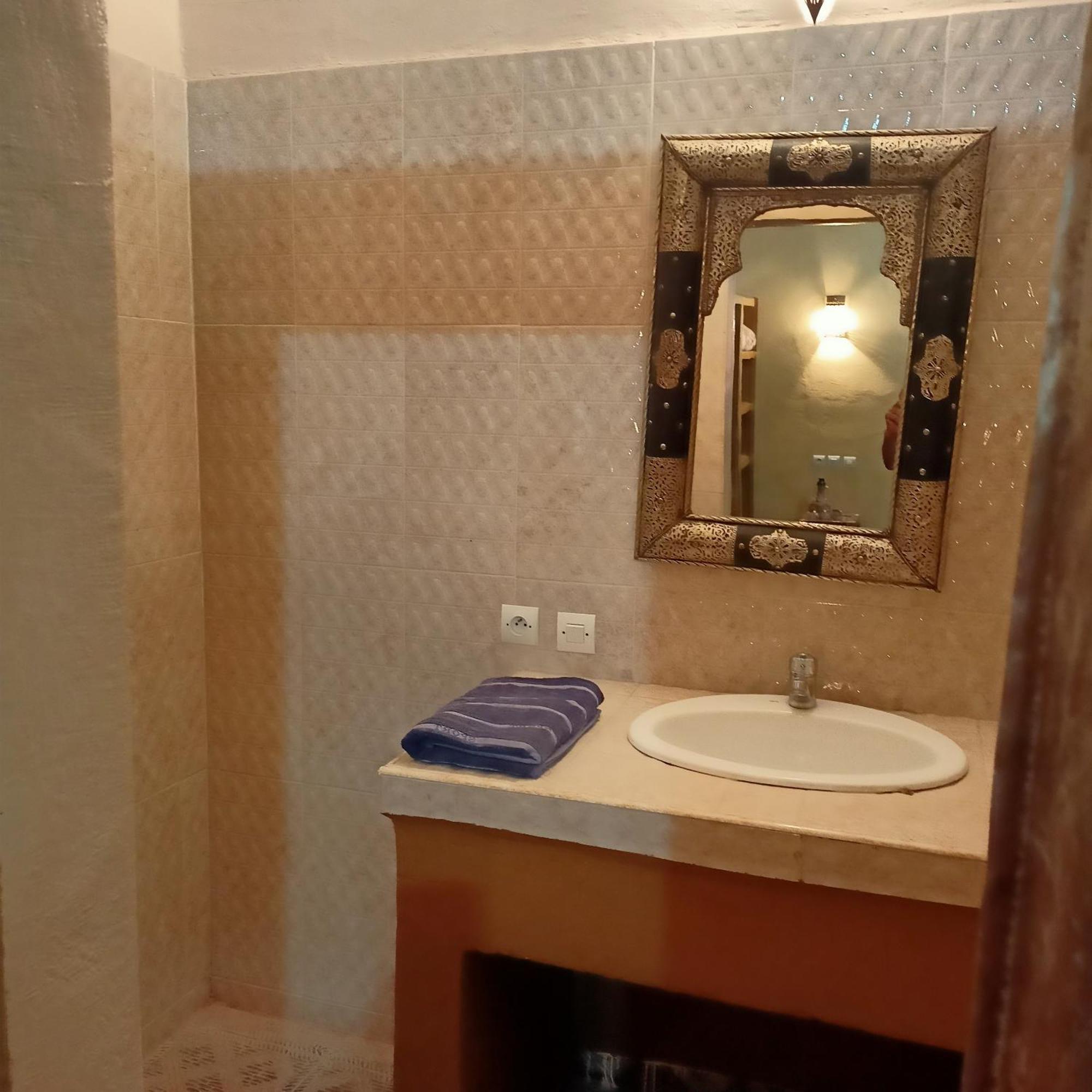 Lescale De Ouarzazate Hotell Tazentoute Exteriör bild